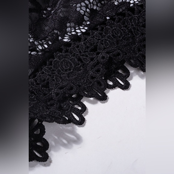 ::SOLD::Black High Neck Sleeveless Crochet Lace Mesh
Lined Evening Dress👗 - Picture 12 of 16